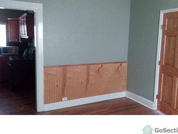 5th image of 2121 E Yandell Dr