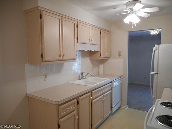 3rd image of 2021 King James Pkwy APT 215