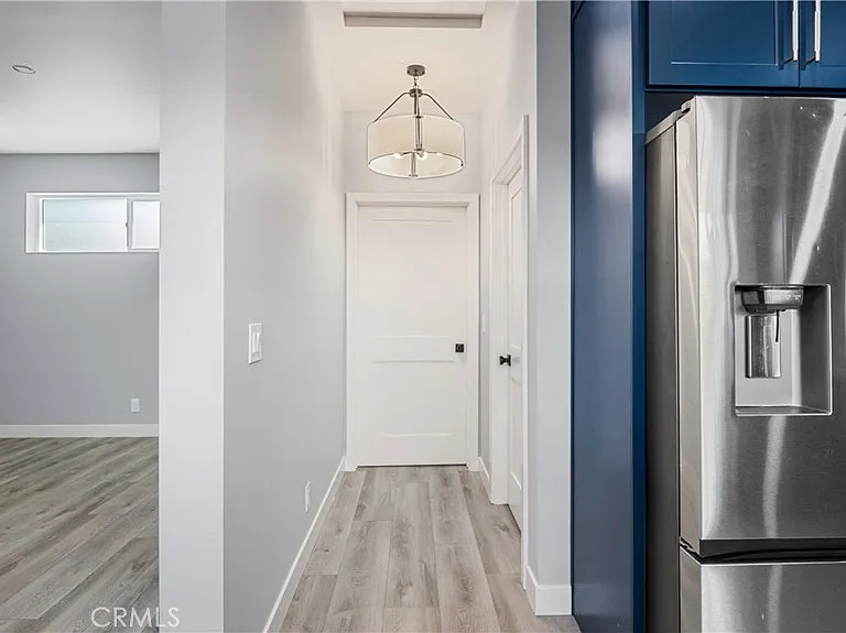 727 E Myrtle Ave #B — Photo 7