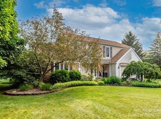 6691 Heatheridge Dr, Saline, MI 48176