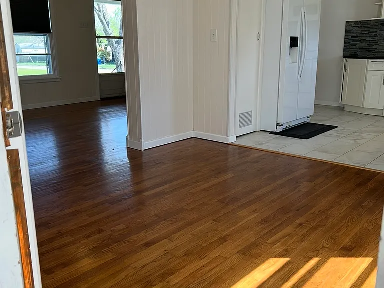 1001 Randall St — Photo 3