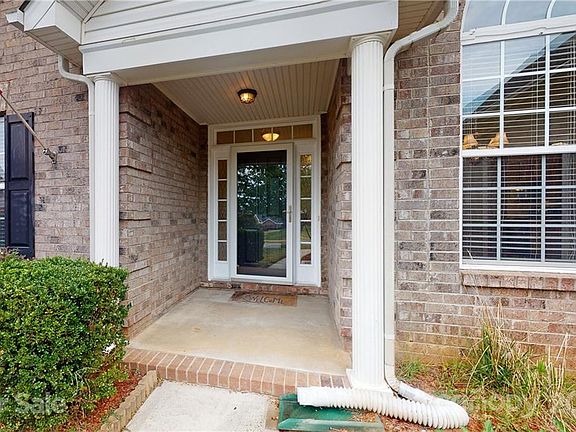3rd image of 841 Treva Anne Dr