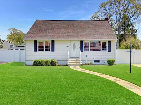 307 W 13th Street, Deer Park, NY 11729
