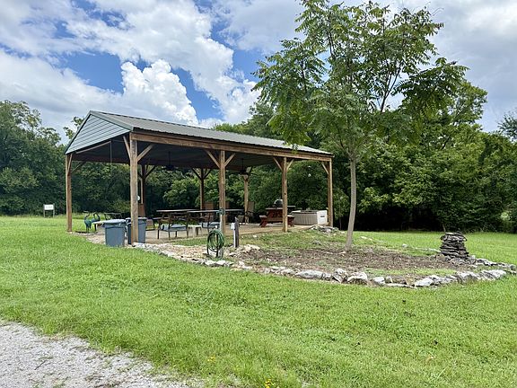 3rd image of 1932 Vales Mill Rd