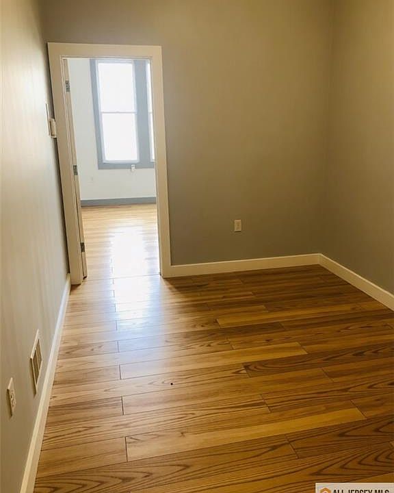 1st image of 141 Wilson Ave #0