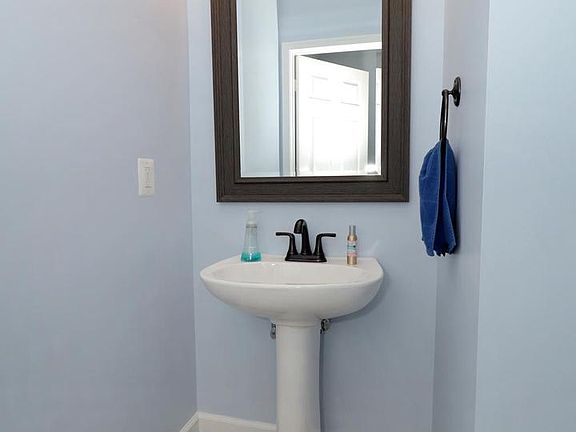 4th image of 3932 Kathryn Jean Ct
