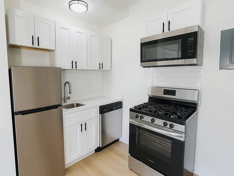 Park Place Apartments — Photo 14