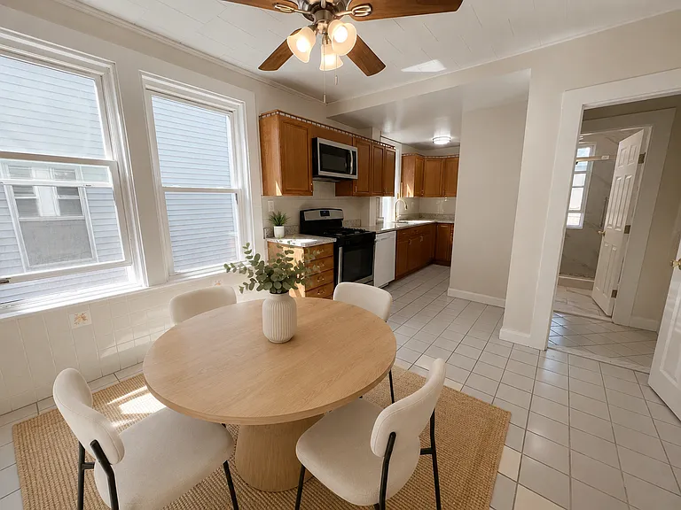 15 Phillips St #2 — Photo 4