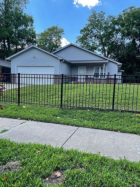1st image of 4040 Rookwood Ave
