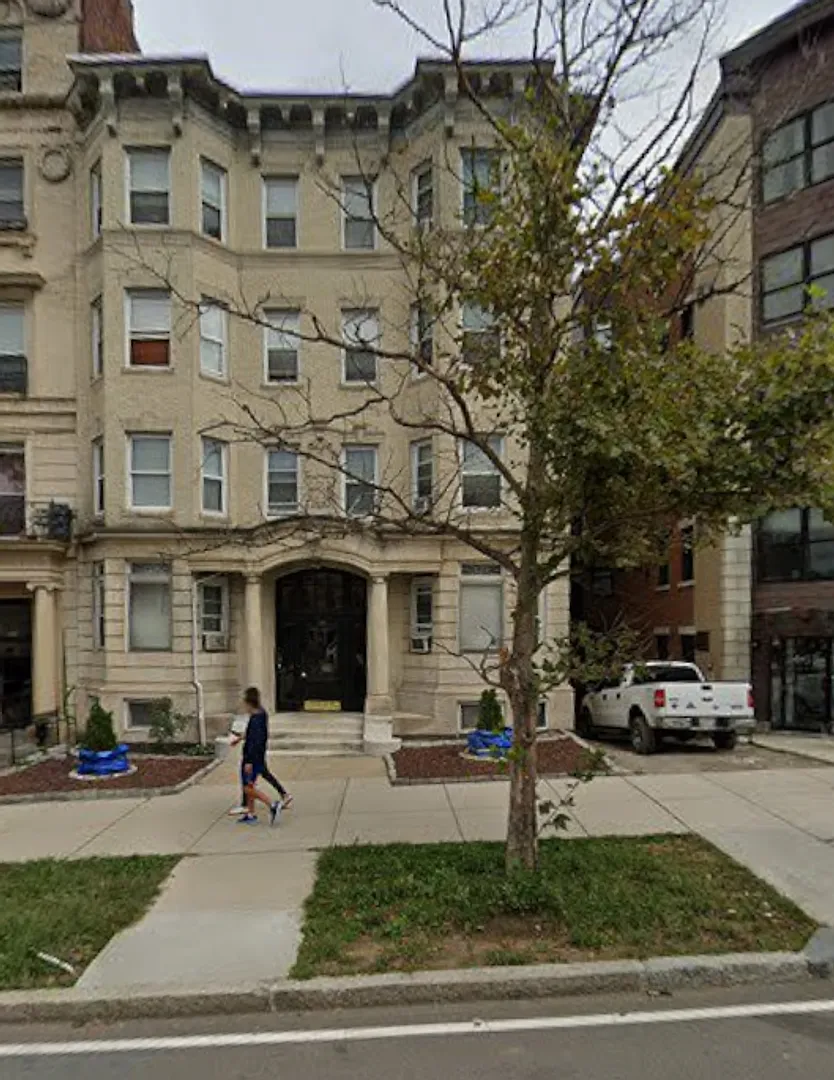 2 Bed Split in Fenway — Photo 2