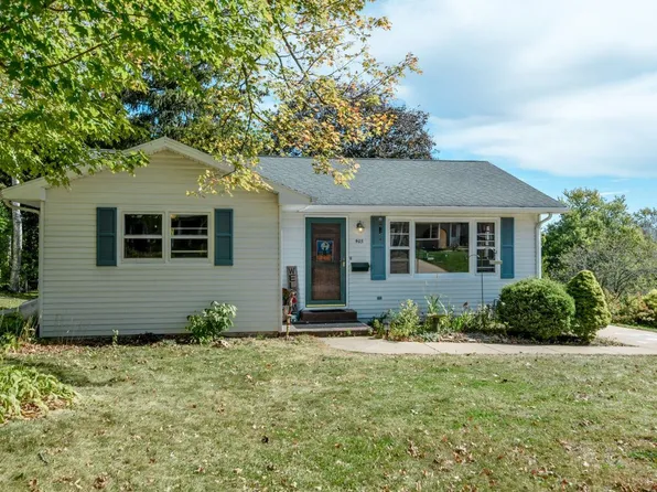 407 S 4th St, Mount Horeb, WI 53572