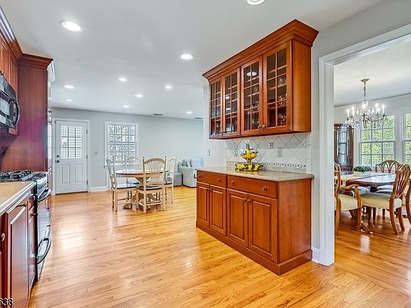 4th image of 364 Dogwood Way
