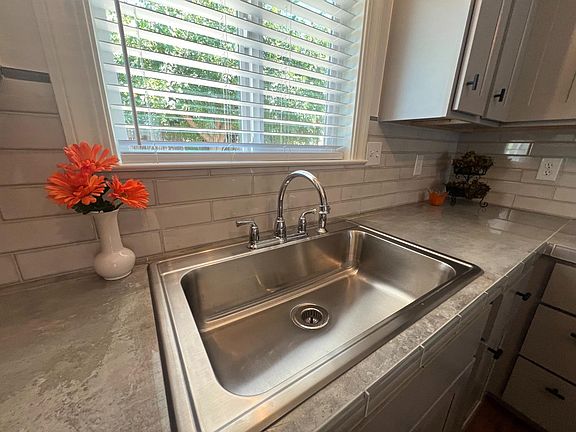 5th image of 55 E Lorena Ave