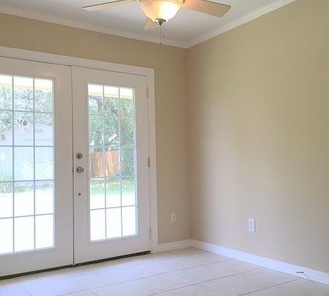 5th image of 1115 Bayview Ln