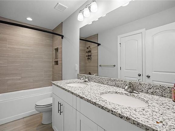 4th image of 3972 Pughsville Rd