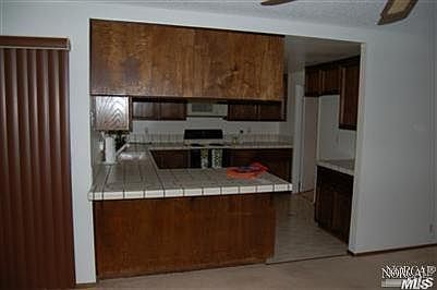 4th image of 121 Evelyn Cir