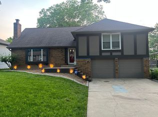 1305 SW 20th St, Blue Springs, MO 64015