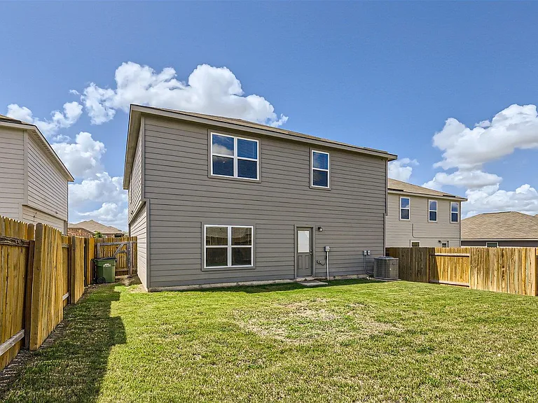 124 Maywood Ln — Photo 11