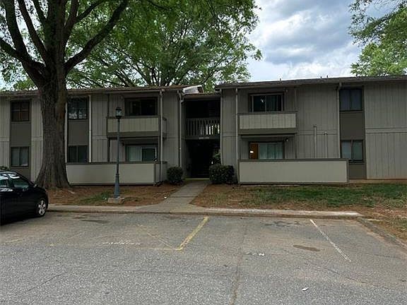 2nd image of 2240 Sunderland Rd