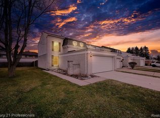 51 Manor Way, Rochester, MI 48309