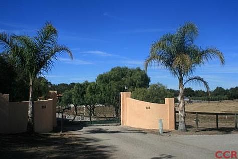 1st image of 924 Feijoa Pl
