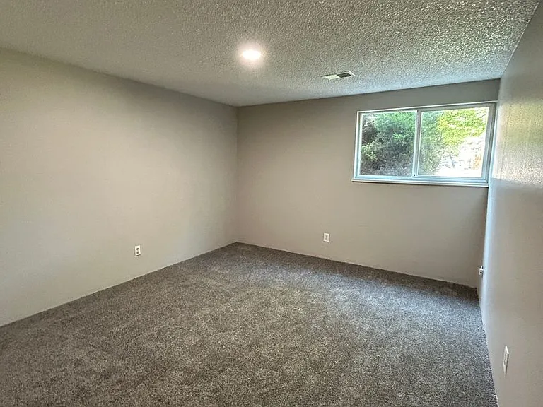 1608 Cottonwood Dr #6 — Photo 8