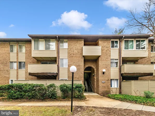 19323 Club House Rd APT 302, Montgomery Village, MD 20886
