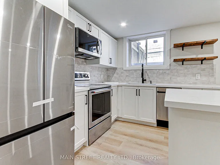 4 Carrington Pl #B — Photo 6