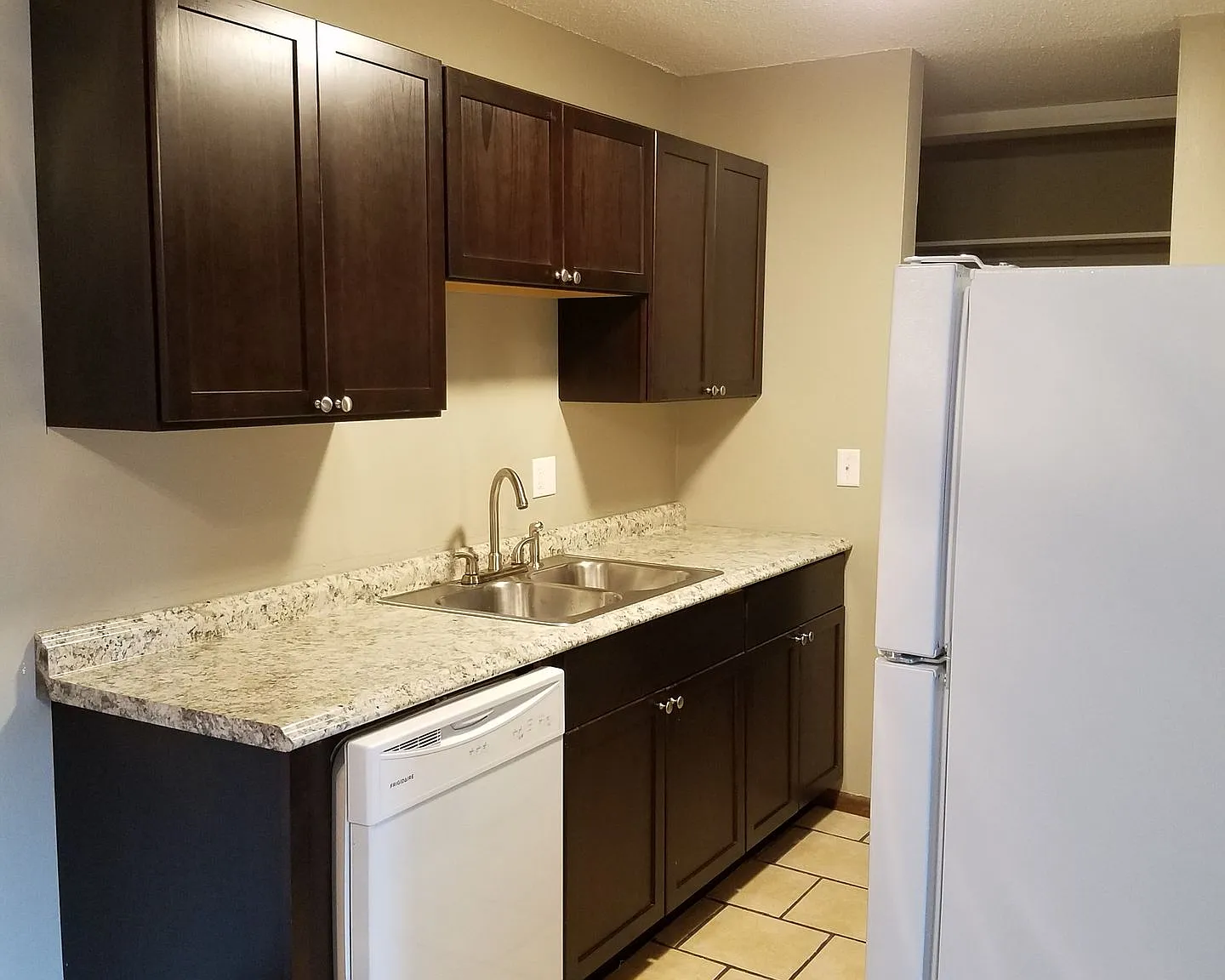 Briar Oaks Apartments — Photo 3