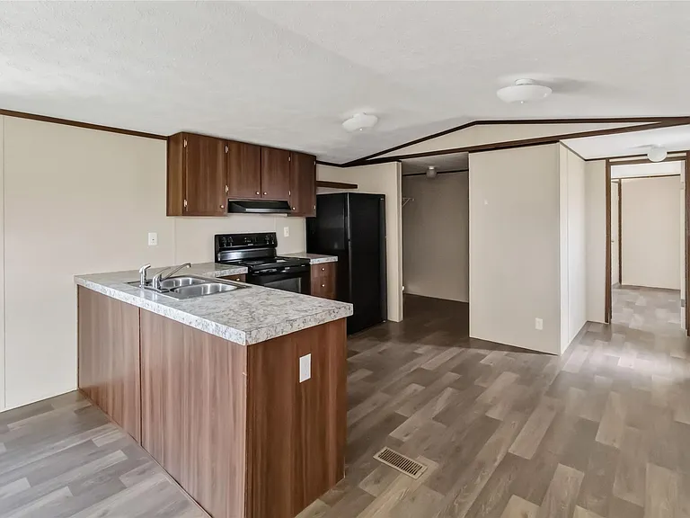 5670 E Highway 290 — Photo 6