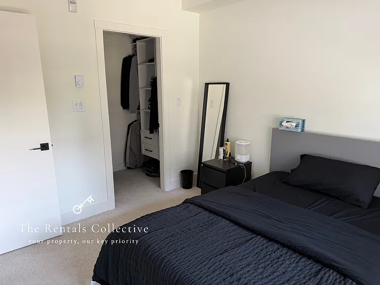 8230 208b St — Photo 5