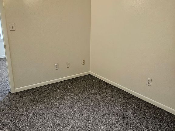 4th image of 134 N Main St #4