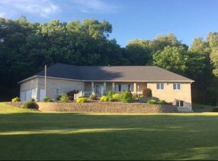 2046 Grandview Rd, Decorah, IA 52101