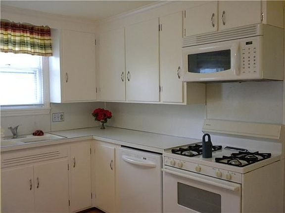 kitchen with appliances
