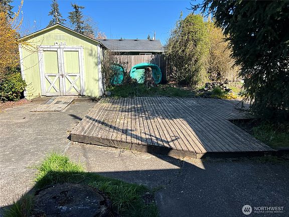 4th image of 25509 33rd Avenue Ct E