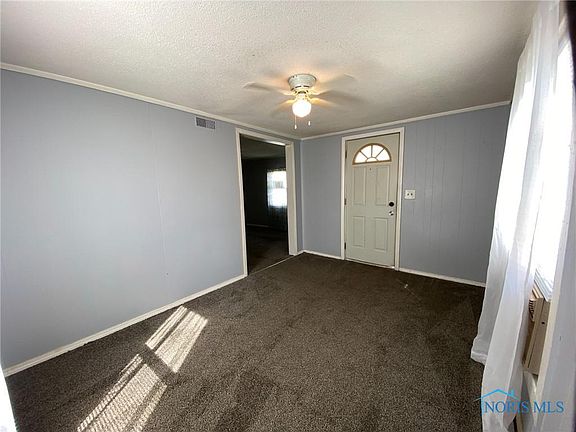 3rd image of 1516 Logan Ave