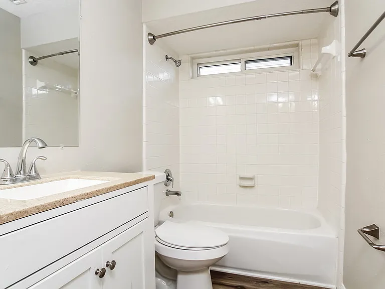 302 Dunford Ct — Photo 11