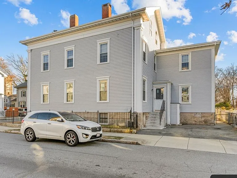 65 Chestnut St #1 — Photo 4