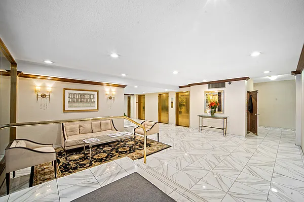 Rented by Compass | media 7