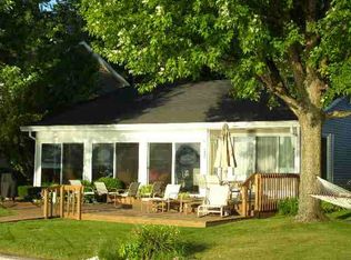 10284 N Beach Rd PIER 424, Syracuse, IN 46567