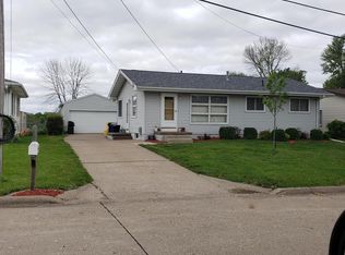 1110 Westwood Ln, Muscatine, IA 52761