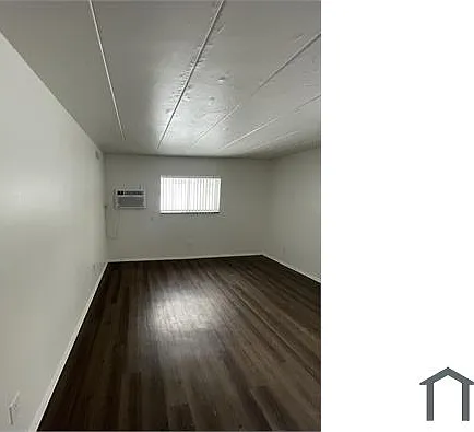 813 W Michigan Ave — Photo 5