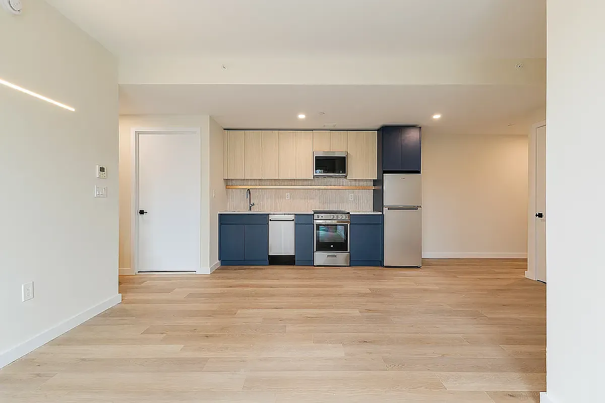 100 South 9th Street — Photo 1