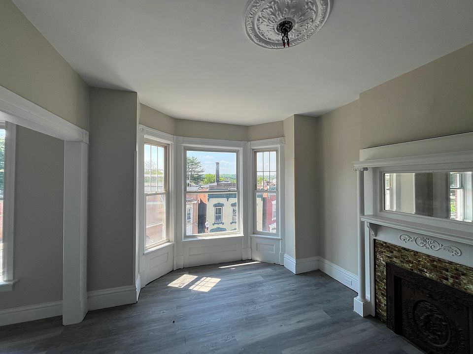 1st image of 308 3rd St APT 3