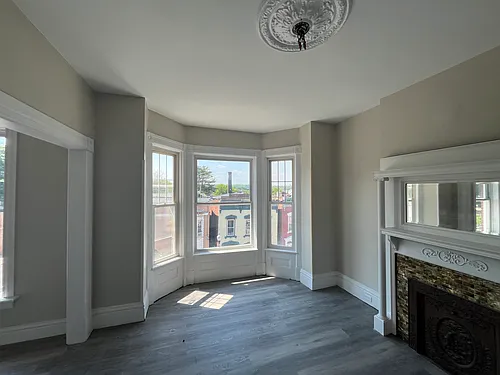 308 3rd St Photo 1