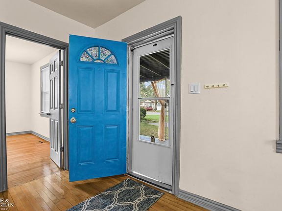 3rd image of 1312 E Harry Ave