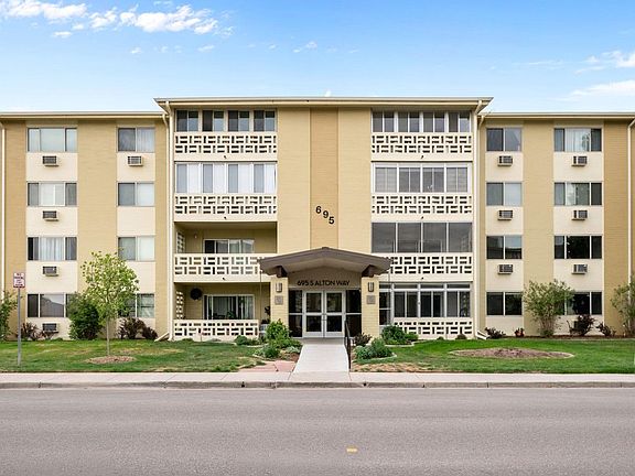 4th image of 695 S Alton Way #6D