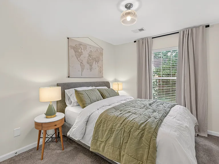131 Carriage Ct — Photo 17