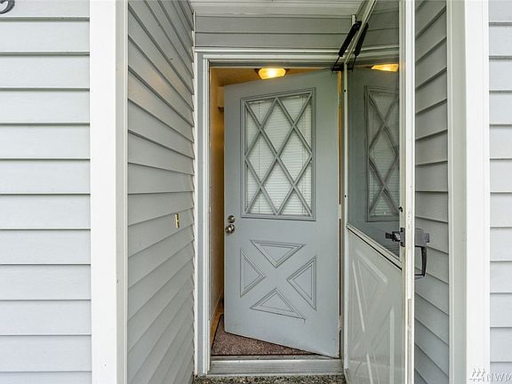 4th image of 8405 55th Ave NE APT 25