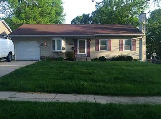 6051 Eastview Ave SW, Cedar Rapids, IA 52404